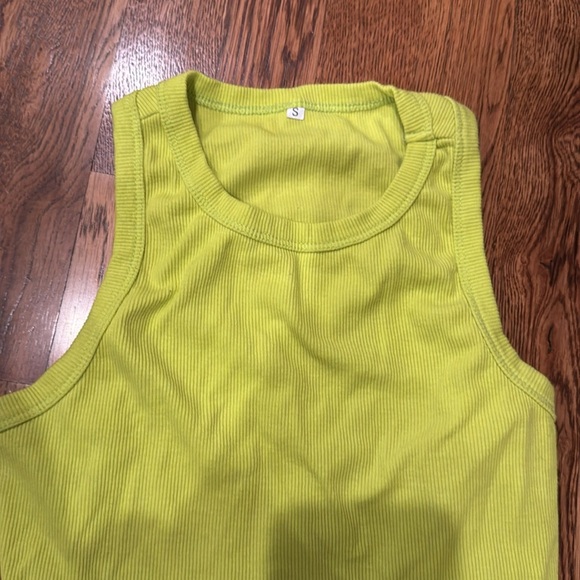 Women’s Lime Green Ribbed Tank Top Size Small - Picture 2 of 5